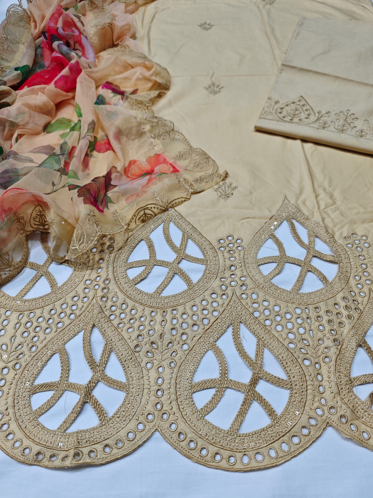 Fatima zehra Lazer Kari