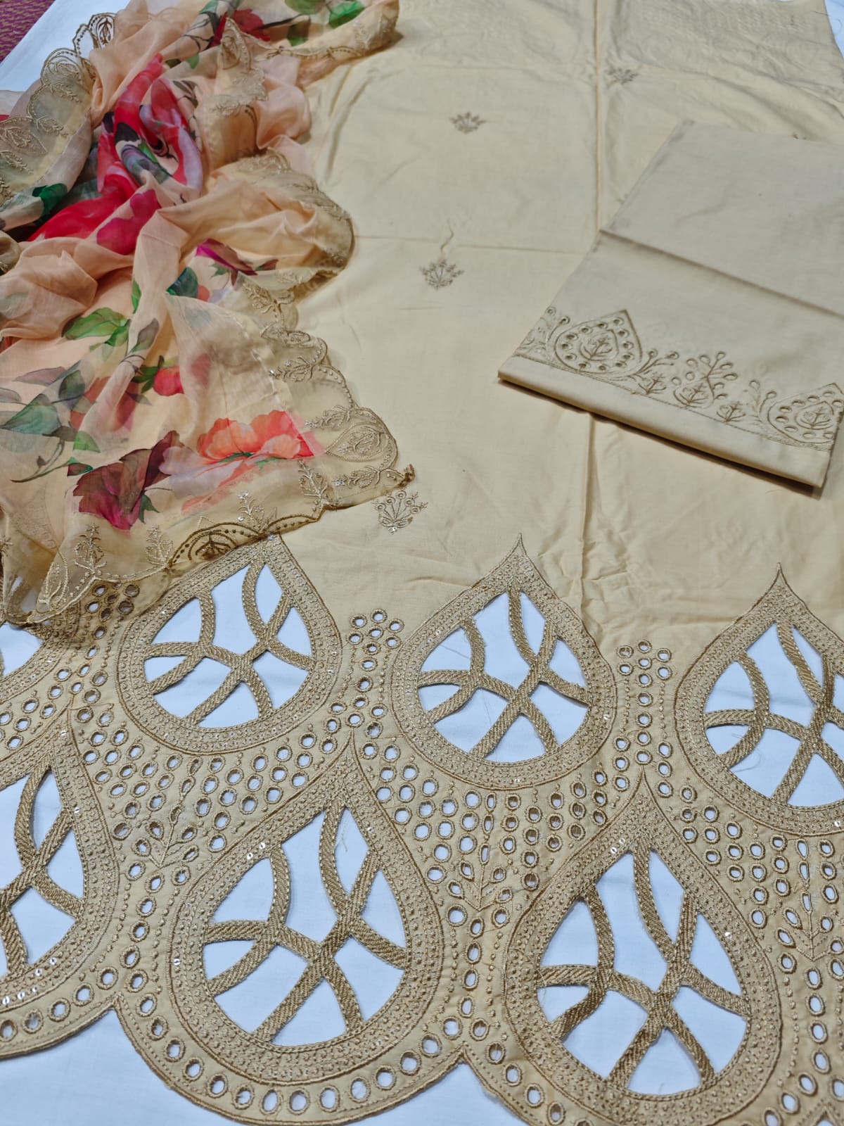 Fatima zehra Lazer Kari