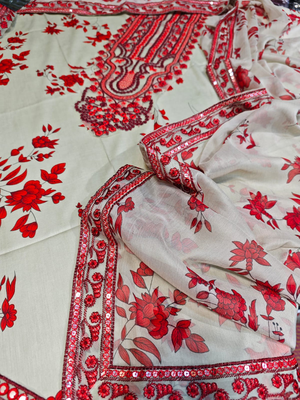 Aneela skin red aliyan - Danish Cloth