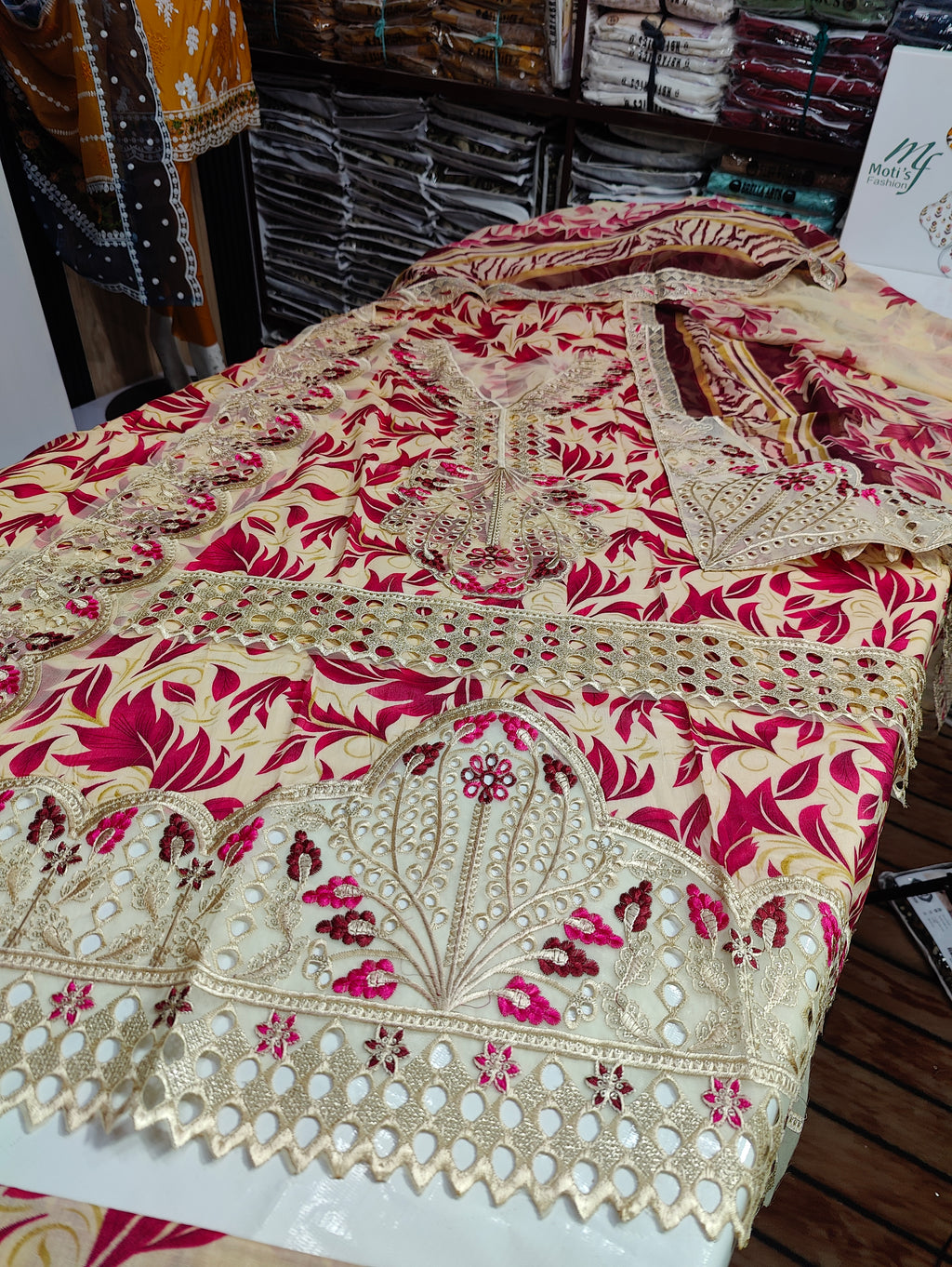 Naba lawn skin red