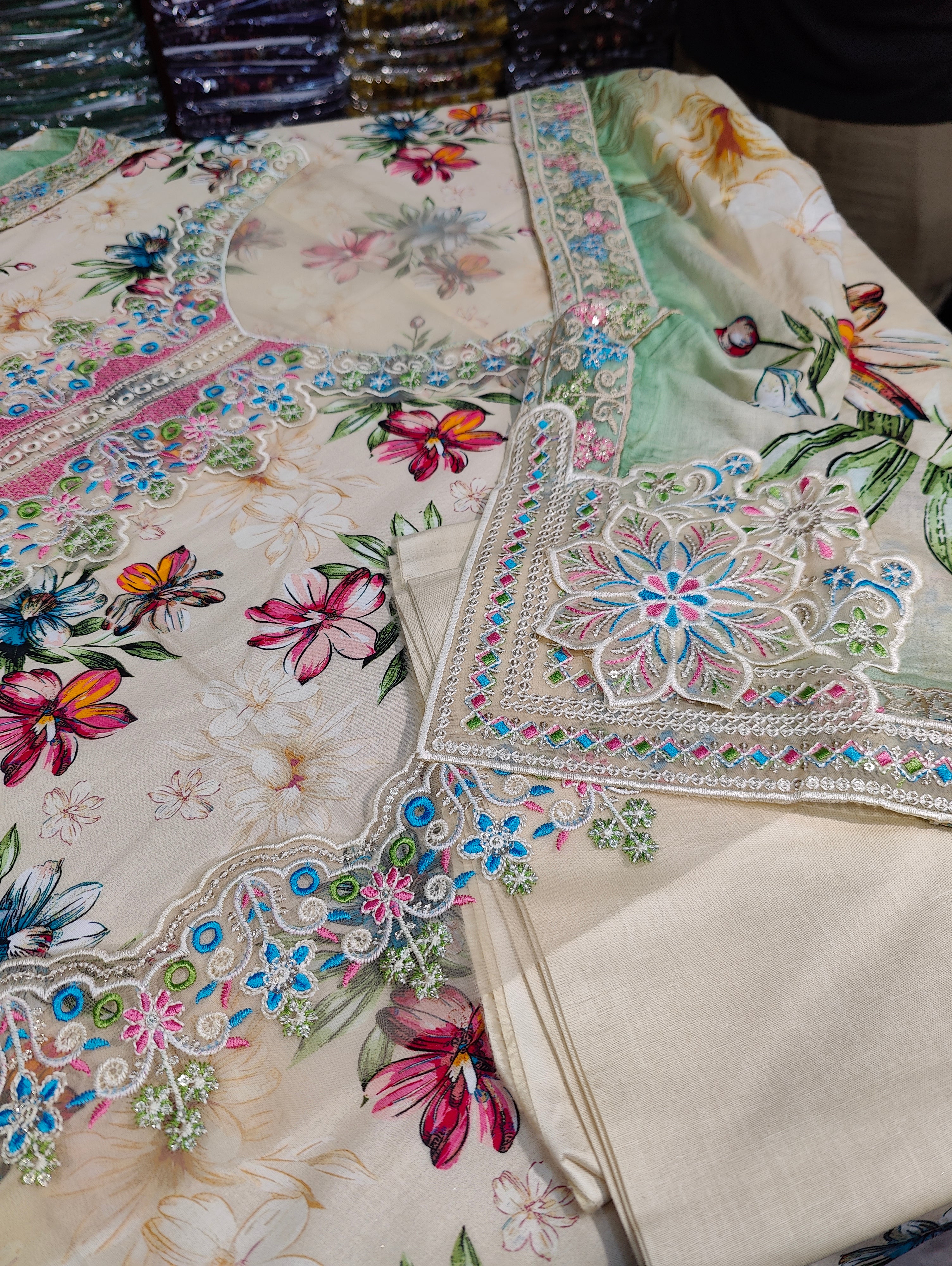 Fatima zehra lawn