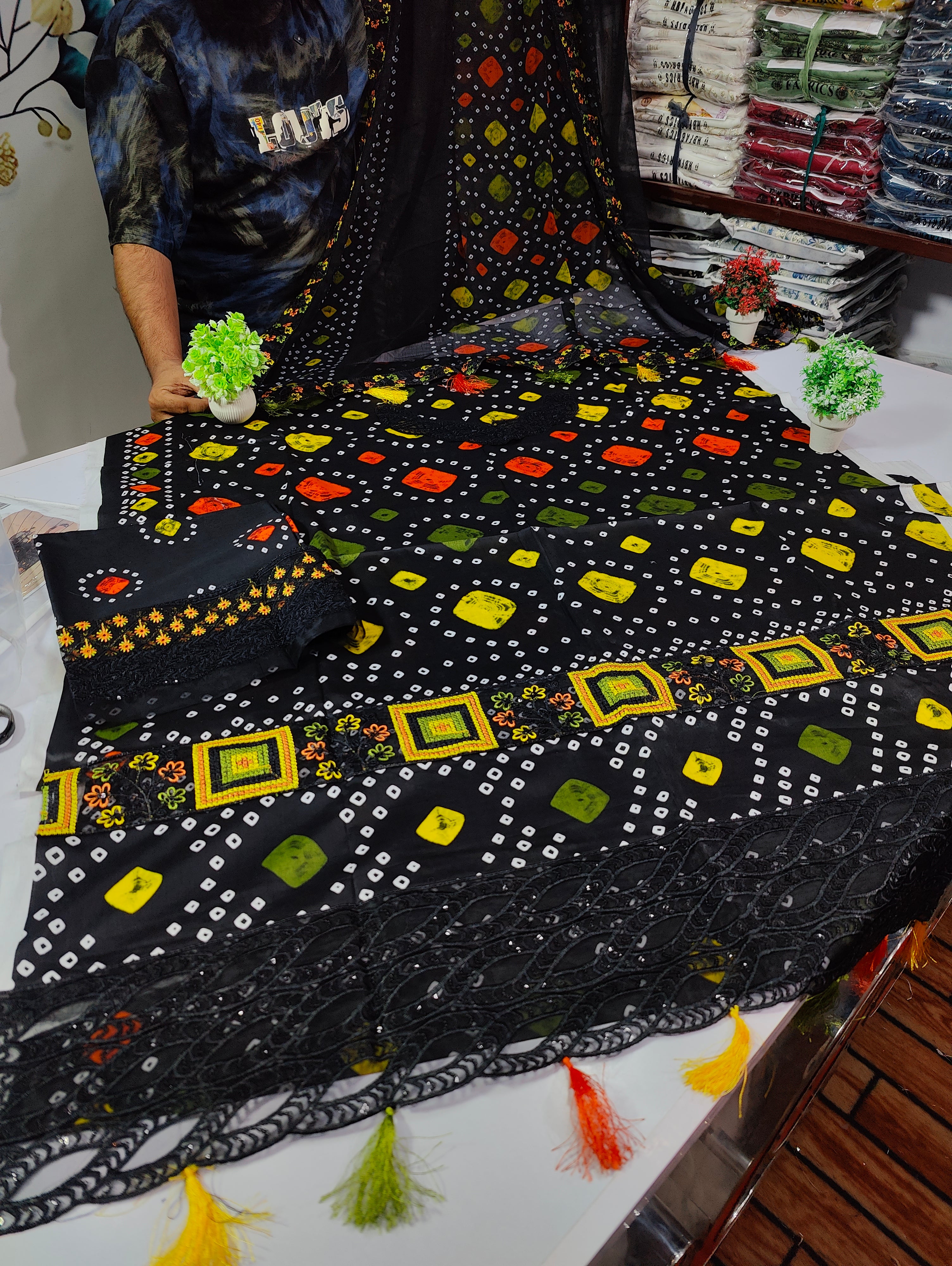 Chunri black