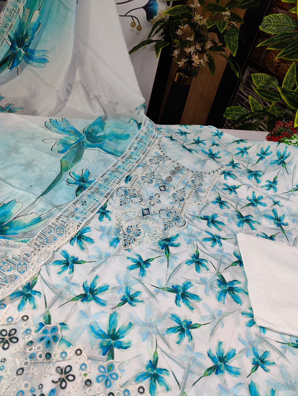 Agha lawn dupatta frozi