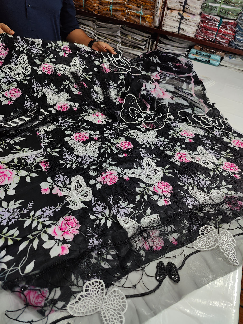 Butterfly black pink