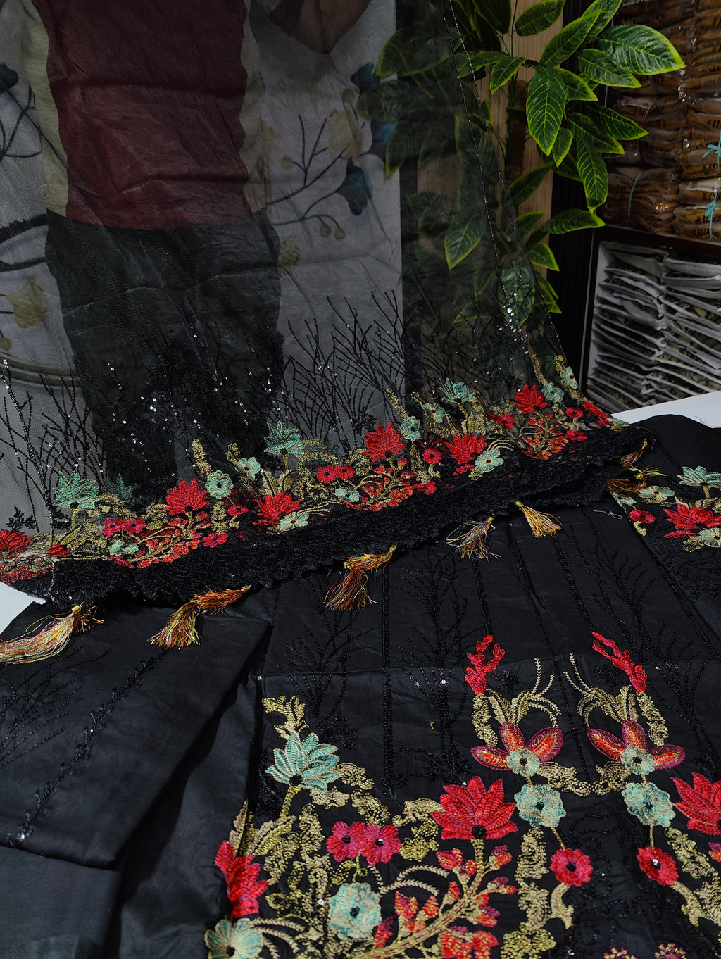 Iznik black