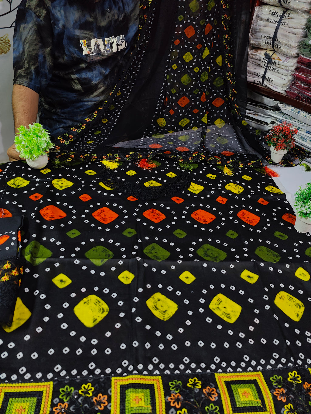 Chunri black