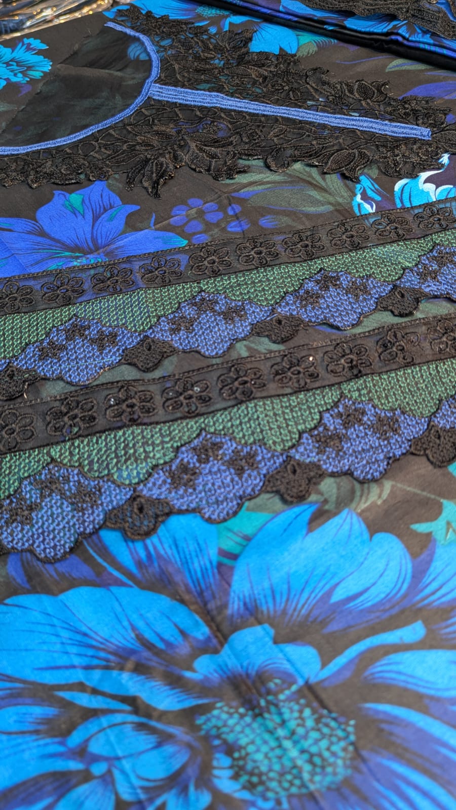 Iznik blue