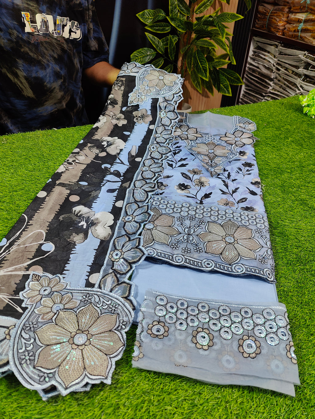 Naba lawn dupatta