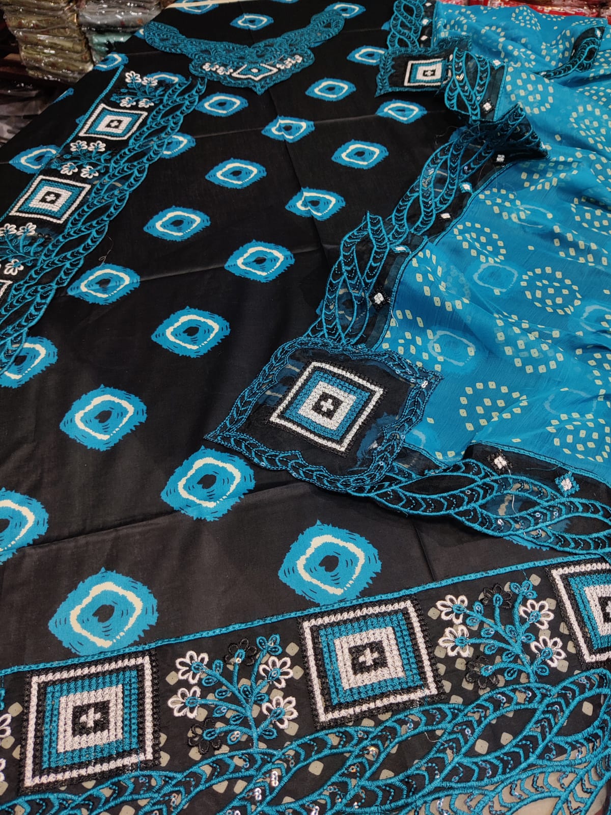 Chunri blue black
